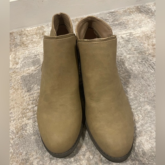 Jbu Women's Triumph Boots Taupe Color Side Zip- JB17TRI54 Size 8.5M - Picture 6 of 13